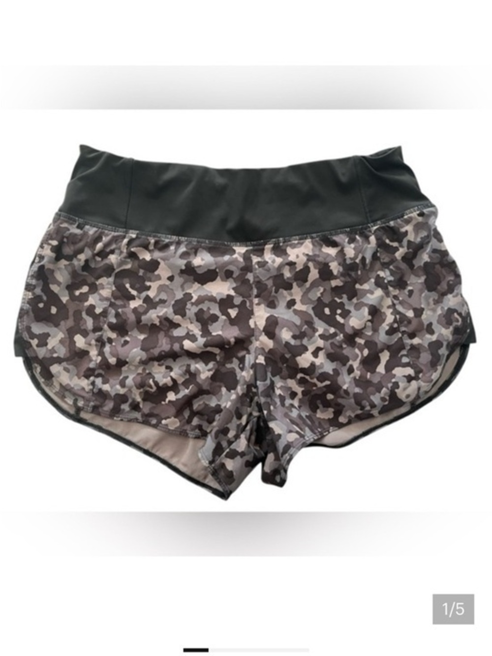 Athleta “running free” 3.5 Athletic Shorts